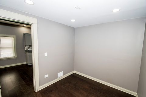 Tiny photo for 845 W 50th Place, Chicago, IL 60609 (MLS # 12513126)