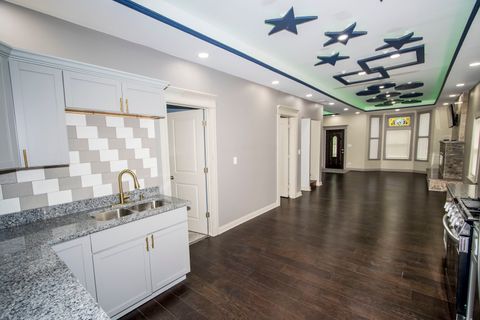 Tiny photo for 845 W 50th Place, Chicago, IL 60609 (MLS # 12513126)