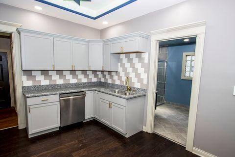 Tiny photo for 845 W 50th Place, Chicago, IL 60609 (MLS # 12513126)