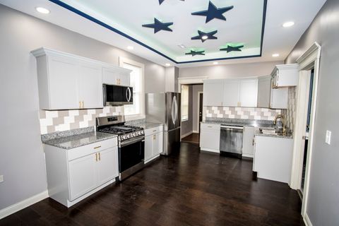 Tiny photo for 845 W 50th Place, Chicago, IL 60609 (MLS # 12513126)