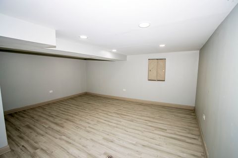 Tiny photo for 845 W 50th Place, Chicago, IL 60609 (MLS # 12513126)