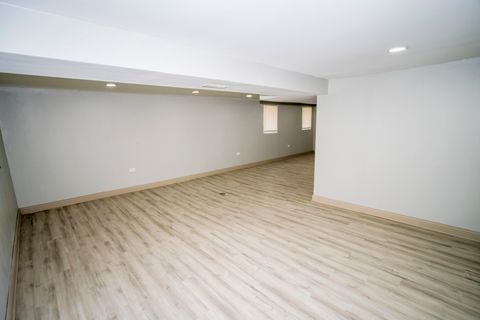 Tiny photo for 845 W 50th Place, Chicago, IL 60609 (MLS # 12513126)