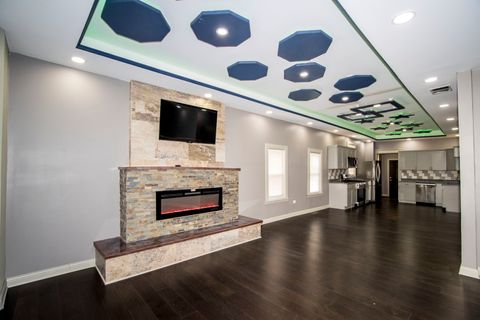 Tiny photo for 845 W 50th Place, Chicago, IL 60609 (MLS # 12513126)