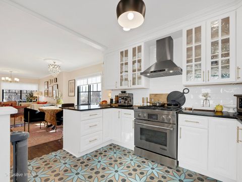 Tiny photo for 318 Bluff Avenue, La Grange, IL 60525 (MLS # 12555415)