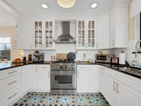 Tiny photo for 318 Bluff Avenue, La Grange, IL 60525 (MLS # 12555415)