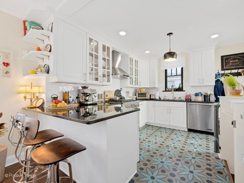 Tiny photo for 318 Bluff Avenue, La Grange, IL 60525 (MLS # 12555415)