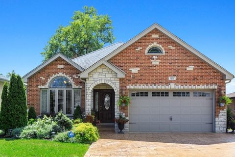 Photo of 7037 W 72nd Place, Chicago, IL 60638 (MLS # 12492927)