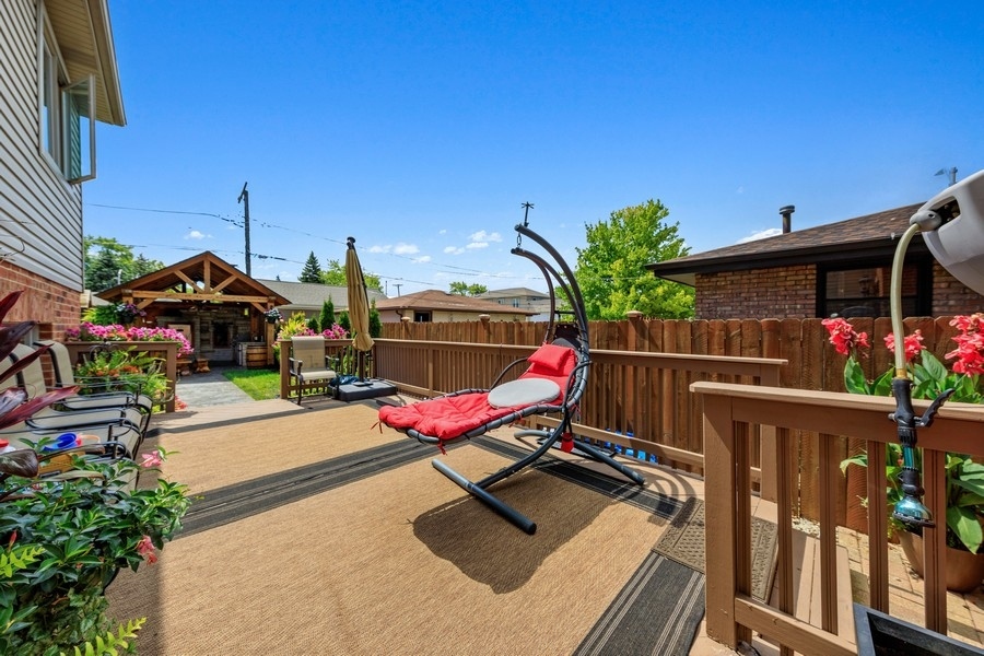 Chicago, Illinois 60638, United States, 4 Bedrooms Bedrooms, ,2 BathroomsBathrooms,Residential,Active,225914