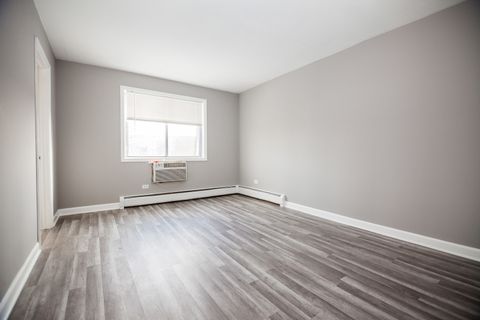 Tiny photo for 1111 Bloomingdale Road #2B, Glendale Heights, IL 60139 (MLS # 12530536)