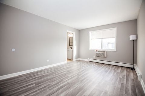 Tiny photo for 1111 Bloomingdale Road #2B, Glendale Heights, IL 60139 (MLS # 12530536)