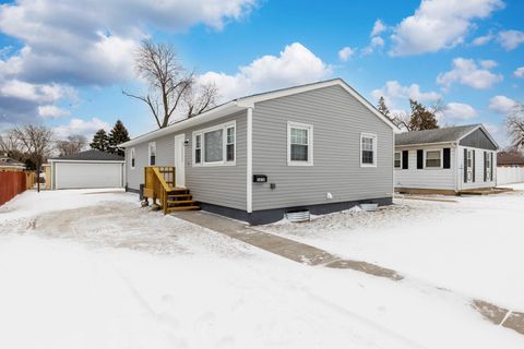 Photo of 1616 Wilcox Street, Crest Hill, IL 60435 (MLS # 12582918)