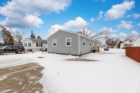 Tiny photo for 1616 Wilcox Street, Crest Hill, IL 60435 (MLS # 12582918)