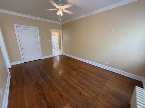 Tiny photo for 2140 S Gunderson Avenue #327, Berwyn, IL 60402 (MLS # 12695058)