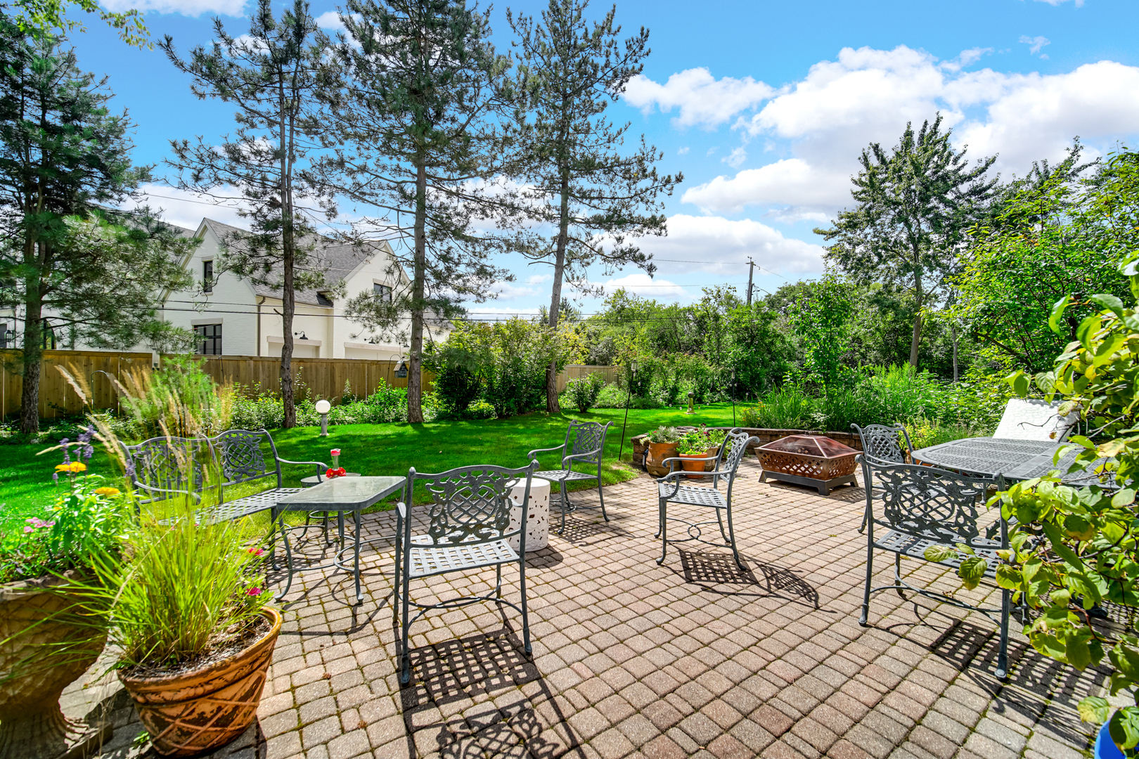 1135 Buttonwood Lane