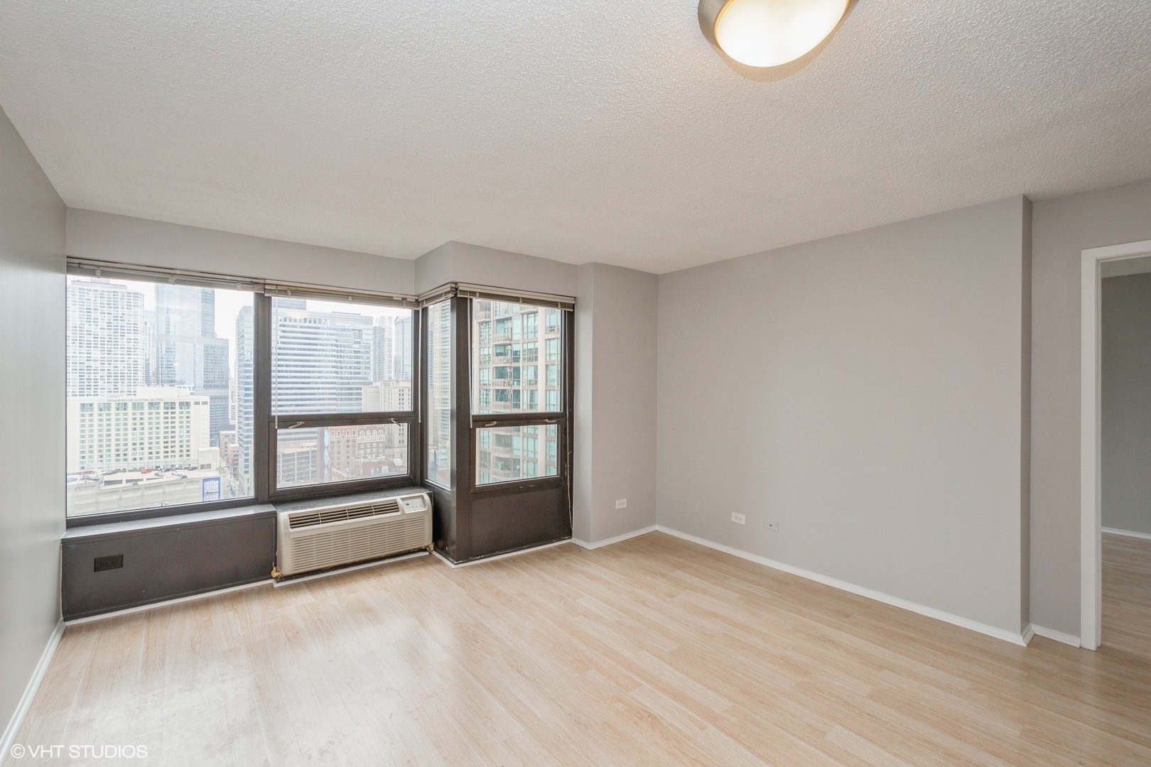 30 E Huron Street 2503