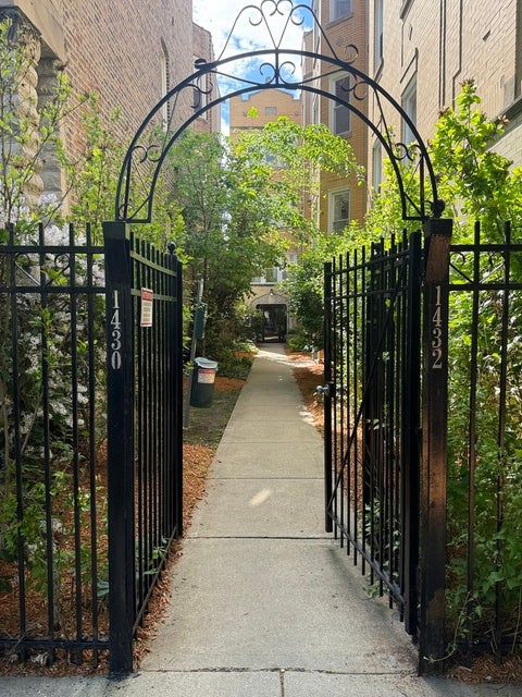 Photo of 1430 N Maplewood Avenue #402, Chicago, IL 60622 (MLS # 12755799)