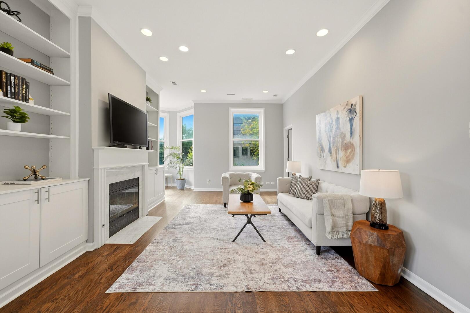 1500 W School Street 2