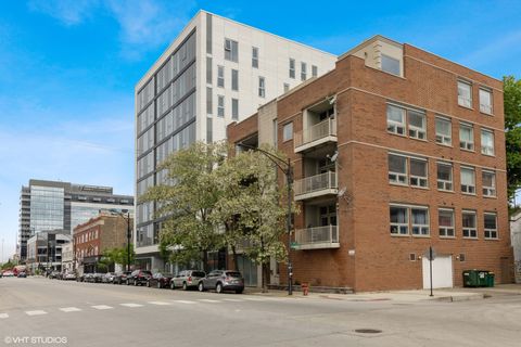 700 W Grand Avenue 3W Chicago IL 60654