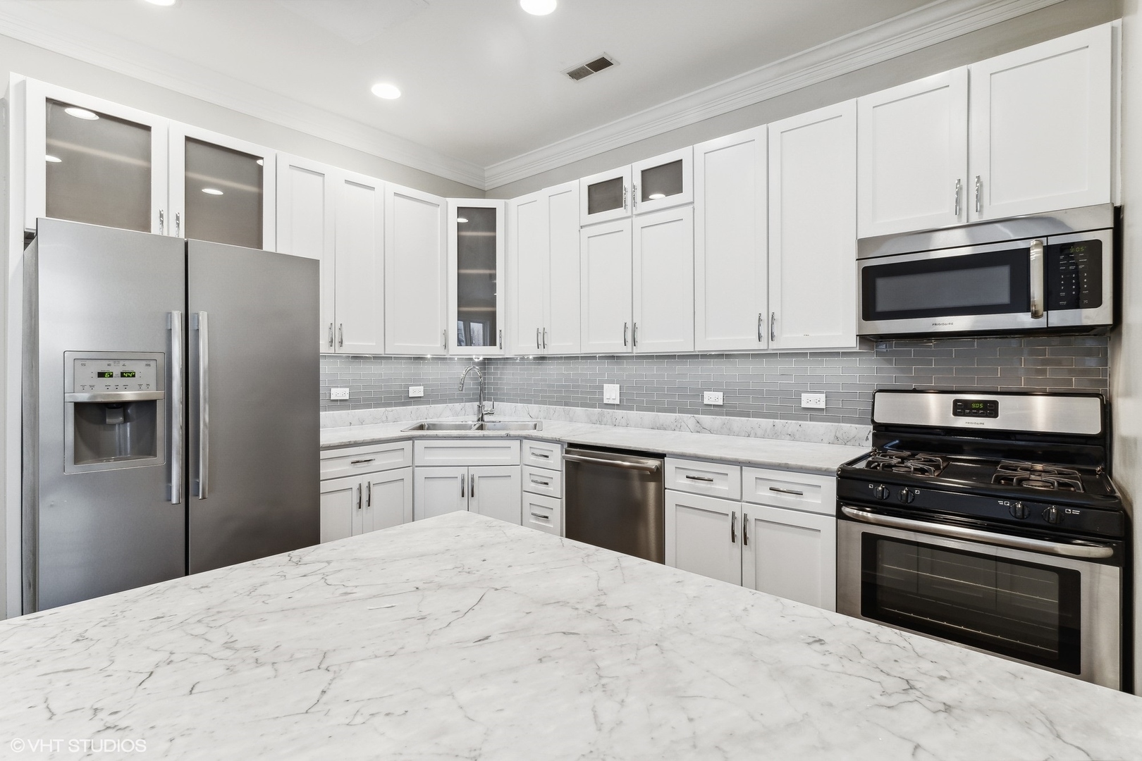 700 W Grand Avenue 3W