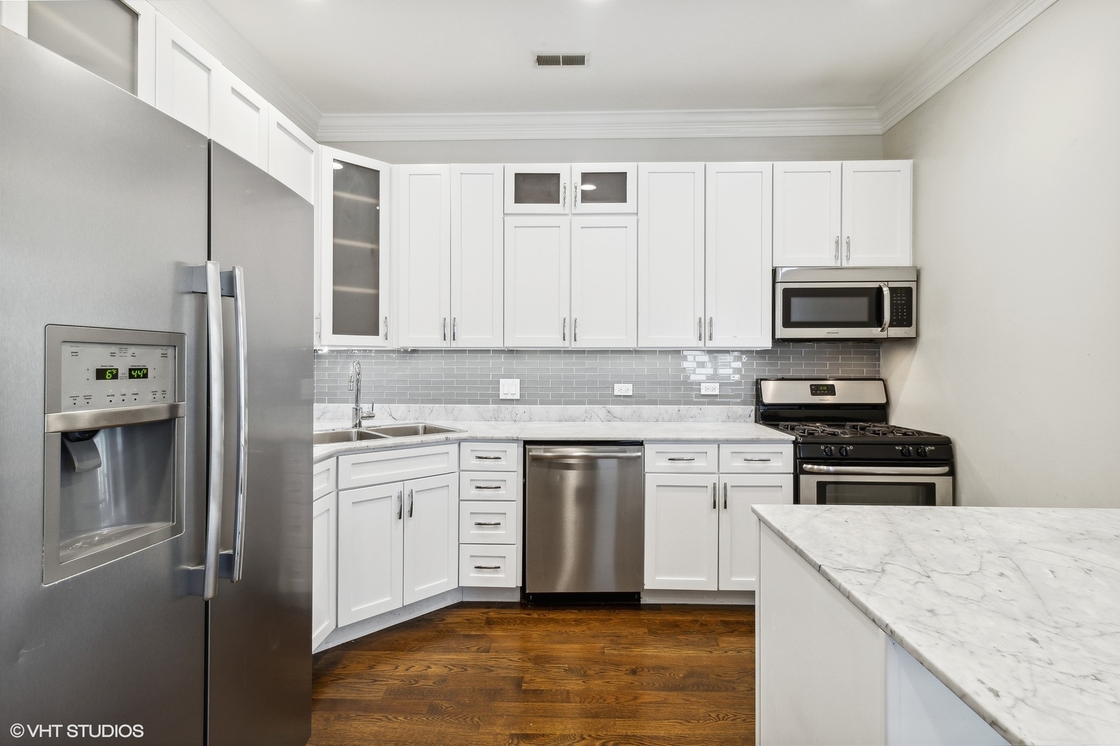 700 W Grand Avenue 3W