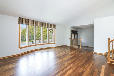 Tiny photo for 9S251 Graceland Street, Downers Grove, IL 60516 (MLS # 12499438)