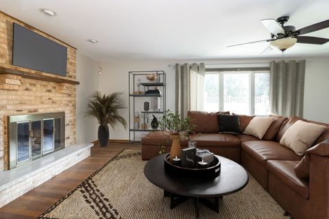 Tiny photo for 9S251 Graceland Street, Downers Grove, IL 60516 (MLS # 12499438)