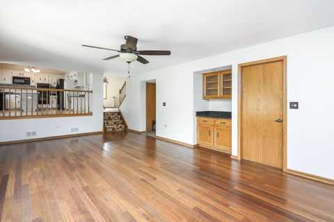 Tiny photo for 9S251 Graceland Street, Downers Grove, IL 60516 (MLS # 12499438)