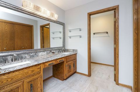 Tiny photo for 9S251 Graceland Street, Downers Grove, IL 60516 (MLS # 12499438)