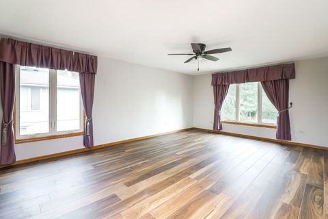 Tiny photo for 9S251 Graceland Street, Downers Grove, IL 60516 (MLS # 12499438)