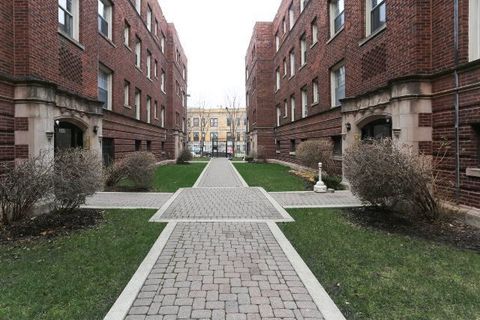 3257 W Wrightwood Avenue 2D Chicago IL 60647