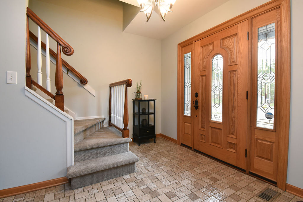 803 W Burr Oak Drive
