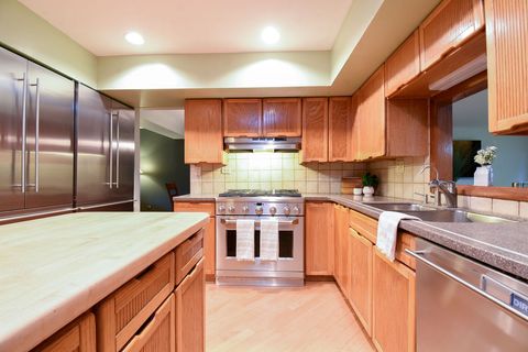 Tiny photo for 803 W Burr Oak Drive, Arlington Heights, IL 60004 (MLS # 12488373)