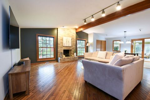 Tiny photo for 803 W Burr Oak Drive, Arlington Heights, IL 60004 (MLS # 12488373)