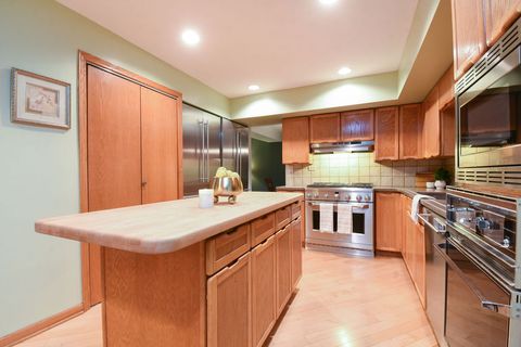 Tiny photo for 803 W Burr Oak Drive, Arlington Heights, IL 60004 (MLS # 12488373)