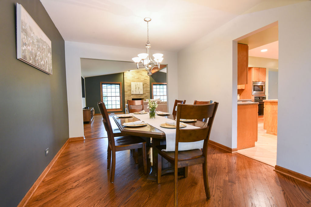 803 W Burr Oak Drive