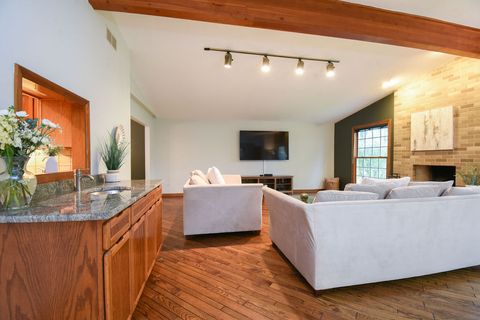 Tiny photo for 803 W Burr Oak Drive, Arlington Heights, IL 60004 (MLS # 12488373)