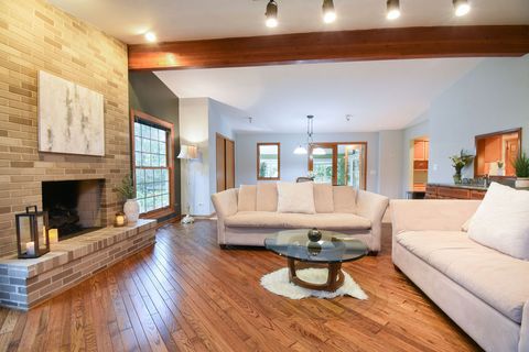 Tiny photo for 803 W Burr Oak Drive, Arlington Heights, IL 60004 (MLS # 12488373)