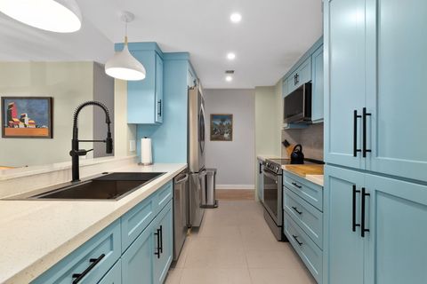 Tiny photo for 5050 S East End Avenue #2D, Chicago, IL 60615 (MLS # 12491026)