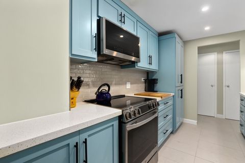 Tiny photo for 5050 S East End Avenue #2D, Chicago, IL 60615 (MLS # 12491026)