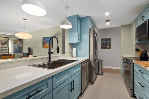 Tiny photo for 5050 S East End Avenue #2D, Chicago, IL 60615 (MLS # 12491026)