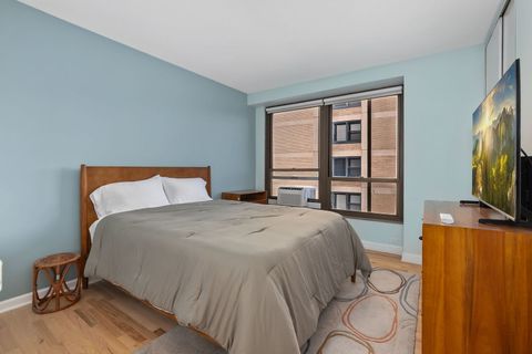 Tiny photo for 5050 S East End Avenue #2D, Chicago, IL 60615 (MLS # 12491026)