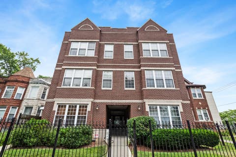 Photo of 25 N Menard Avenue #2S, Chicago, IL 60644 (MLS # 12703413)