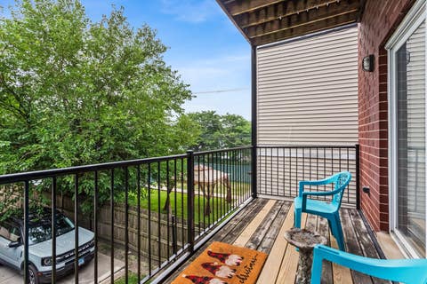 Tiny photo for 25 N Menard Avenue #2S, Chicago, IL 60644 (MLS # 12703413)