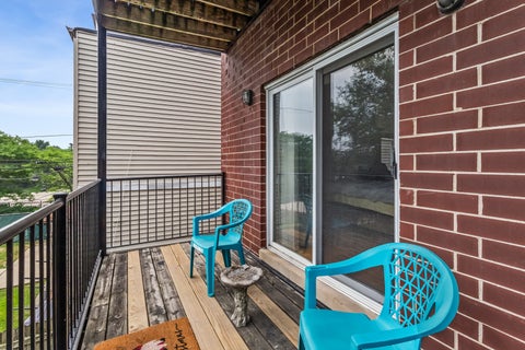 Tiny photo for 25 N Menard Avenue #2S, Chicago, IL 60644 (MLS # 12703413)