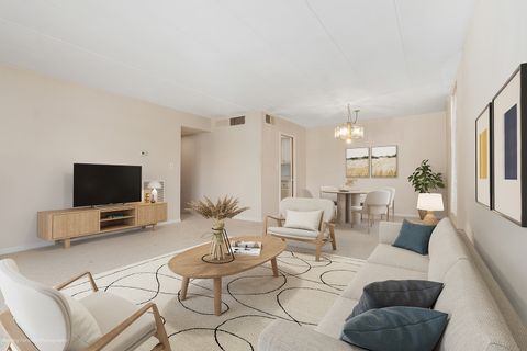 Tiny photo for 2900 Maple Avenue #13C, Downers Grove, IL 60515 (MLS # 12480503)