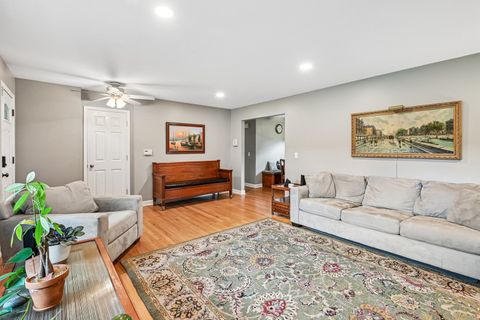 Tiny photo for 1032 62nd Place, Downers Grove, IL 60516 (MLS # 12676610)