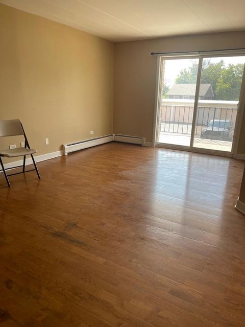 Tiny photo for 1000 S Lorraine Road #214, Wheaton, IL 60189 (MLS # 12491700)