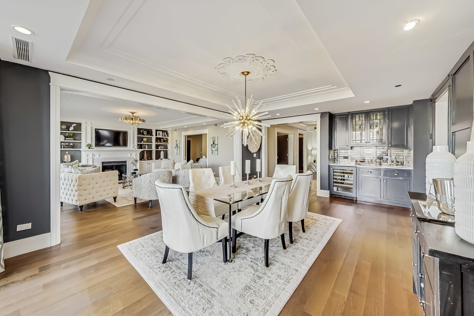 55 W DELAWARE Place 620