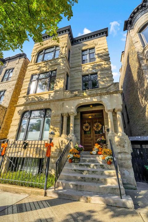 Tiny photo for 4004 N CLARENDON Avenue #3, Chicago, IL 60613 (MLS # 12486795)