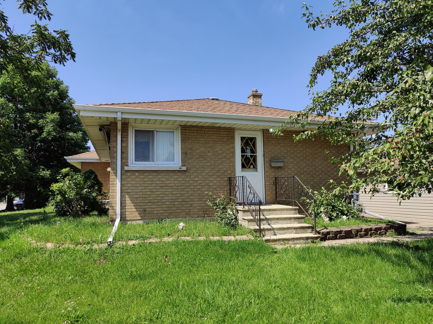640 MIDLAND Avenue